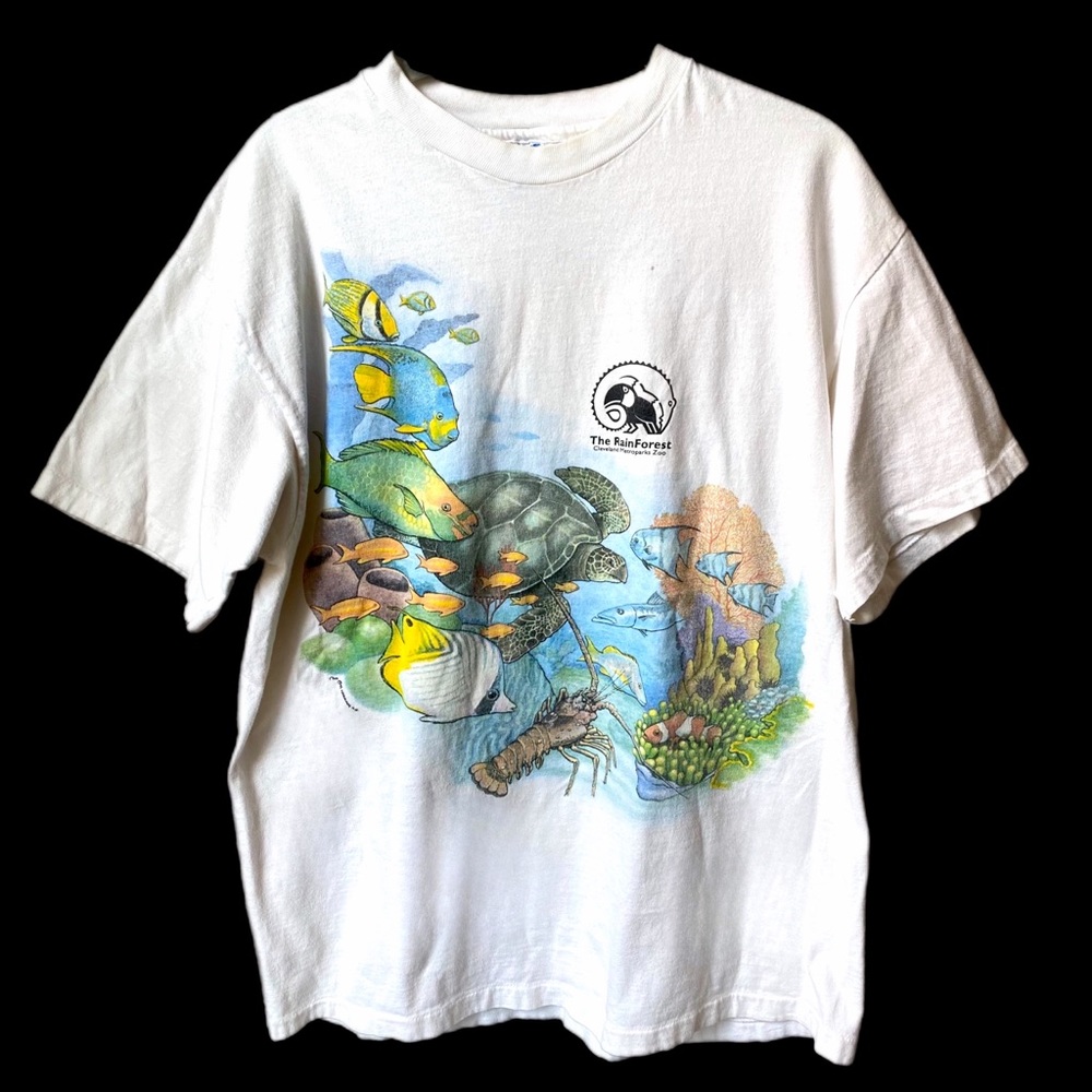Vintage rainforest front & back design aop nature fish shirt. Single stitch 90s.